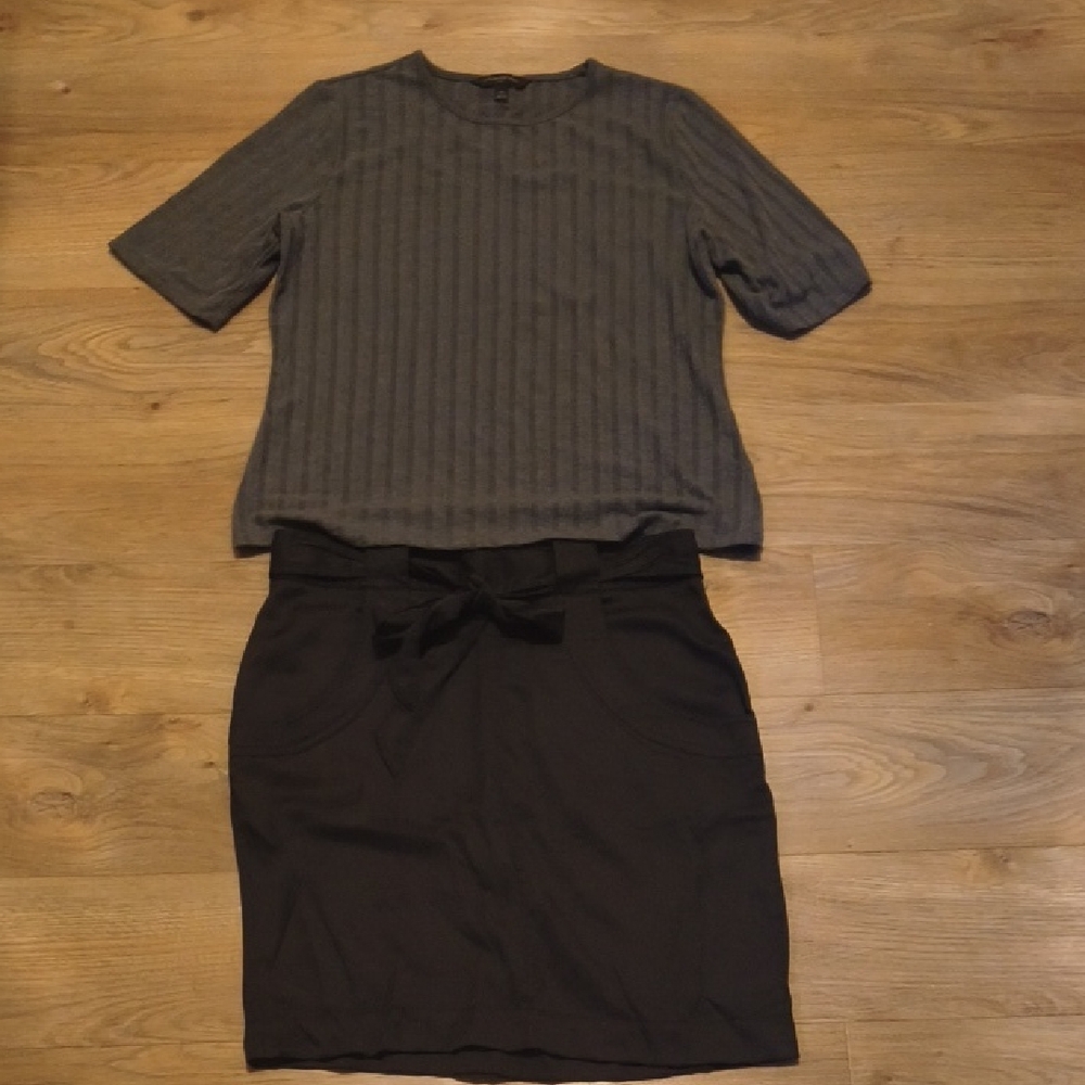 Gray Ribbed Short Sleeve Top with Black Bow Waist Skirt